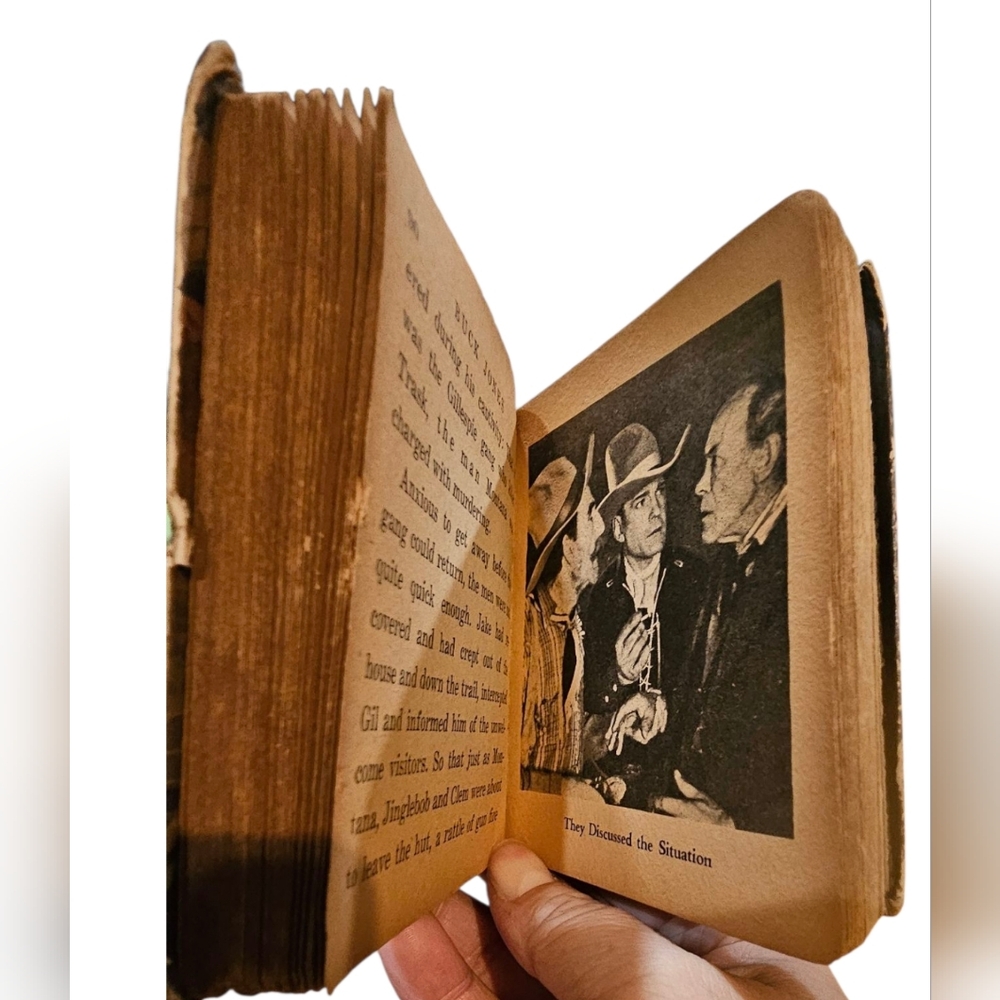 Very Vintage -1935 Universal Buck Jones Roaring West Little Adventure Book - Picture 10 of 12